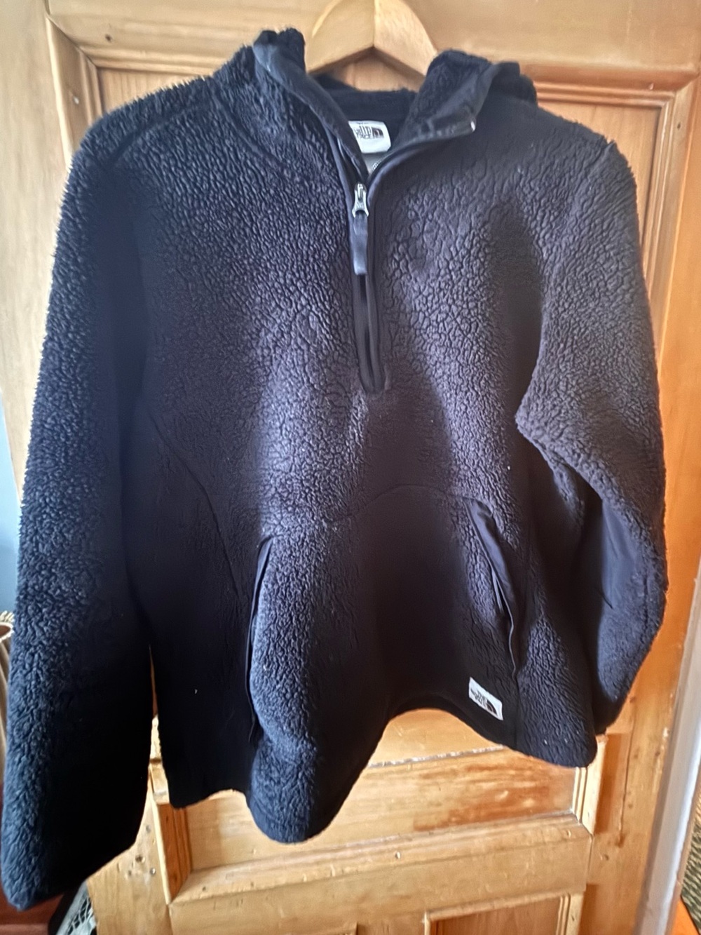 The North Face Women’s Campshire  Black Sherpa Zip-Up pullover Hoodie